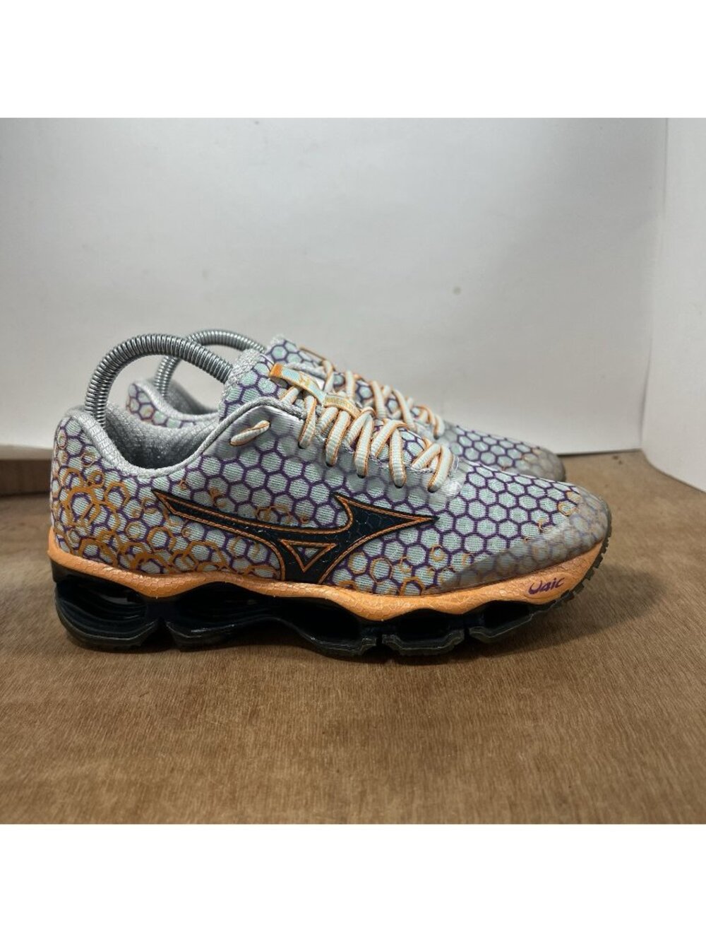 Mizuno Wave Prophecy 3 White Orange Running Shoes Women's Size 7.5